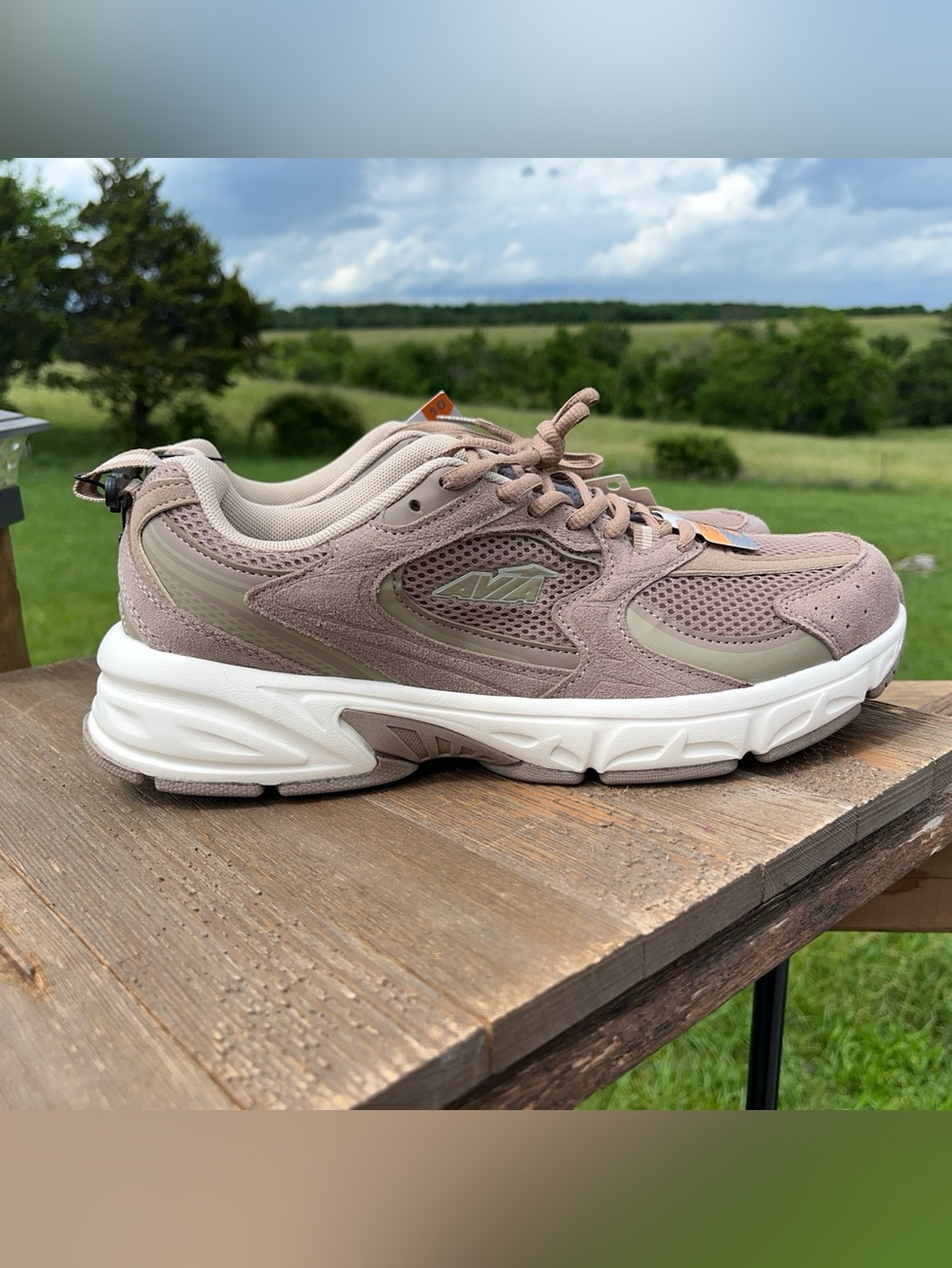 Avia Men's 5000 Athletic Performance Running Shoes Color tan Size 10